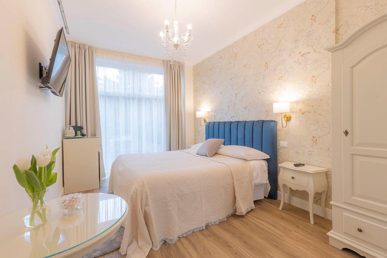 Crys: Rooms, Holiday, Business Werona Zewnętrze zdjęcie