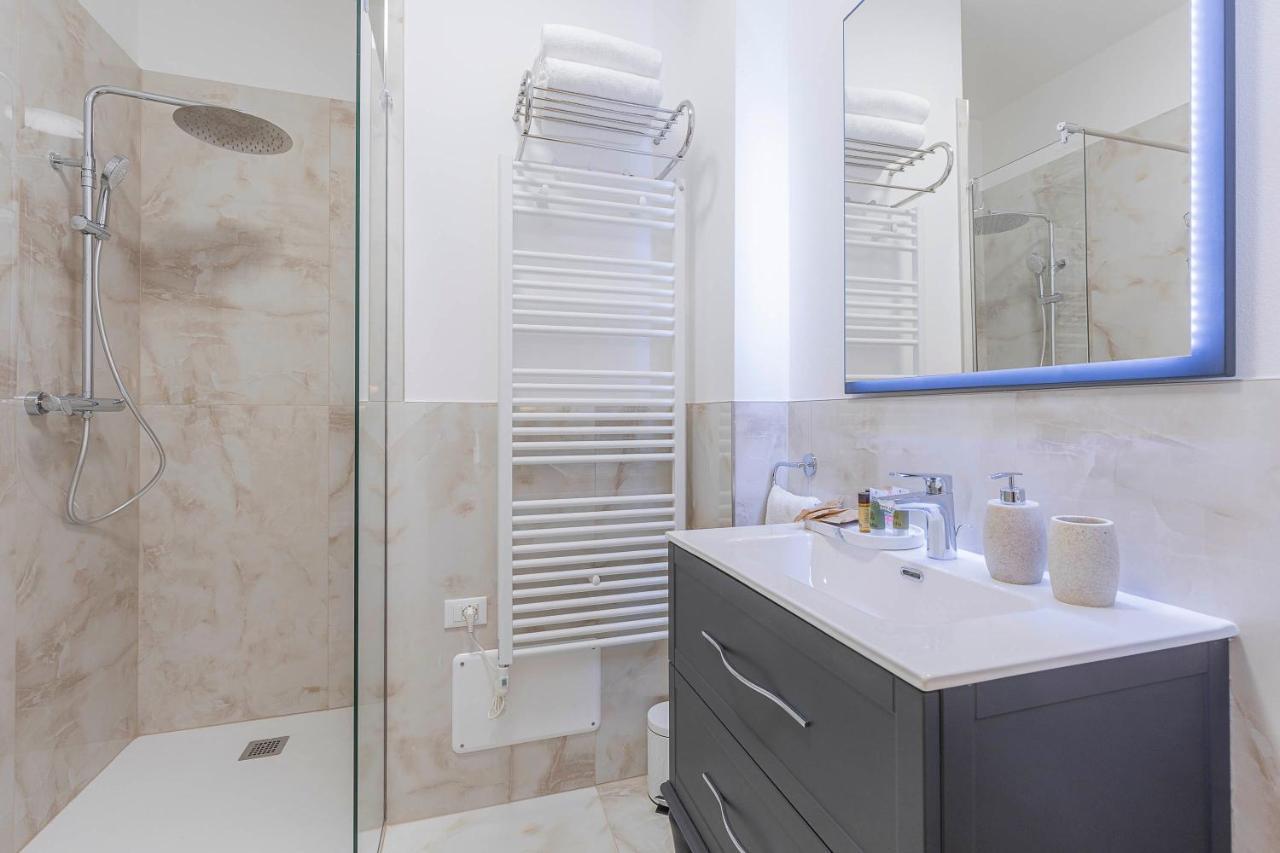 Crys: Rooms, Holiday, Business Werona Zewnętrze zdjęcie