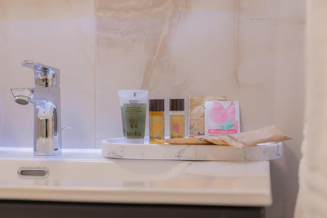 Crys: Rooms, Holiday, Business Werona Zewnętrze zdjęcie